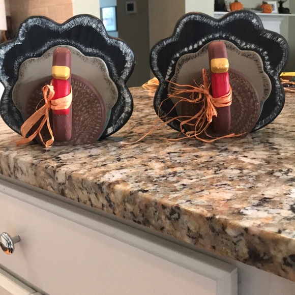 Wooden hand painted decorative turkeys - Picture 2 of 7